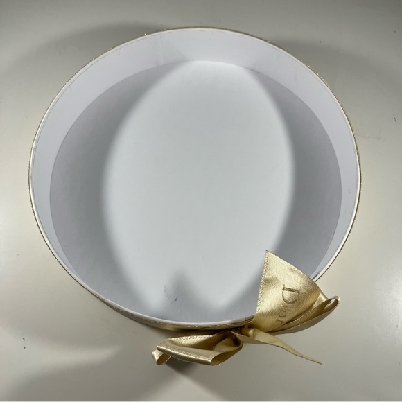 Dior White/Gold Round Hat Box W/ Pillow- 9 1/4” Diameter- Empty - Picture 13 of 16